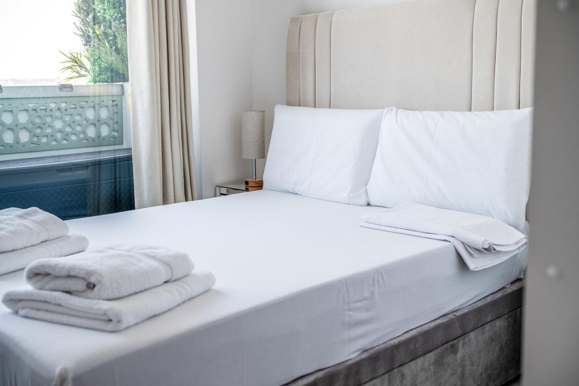 Canary Wharf Retreat With Free Secure Parking 런던 외부 사진