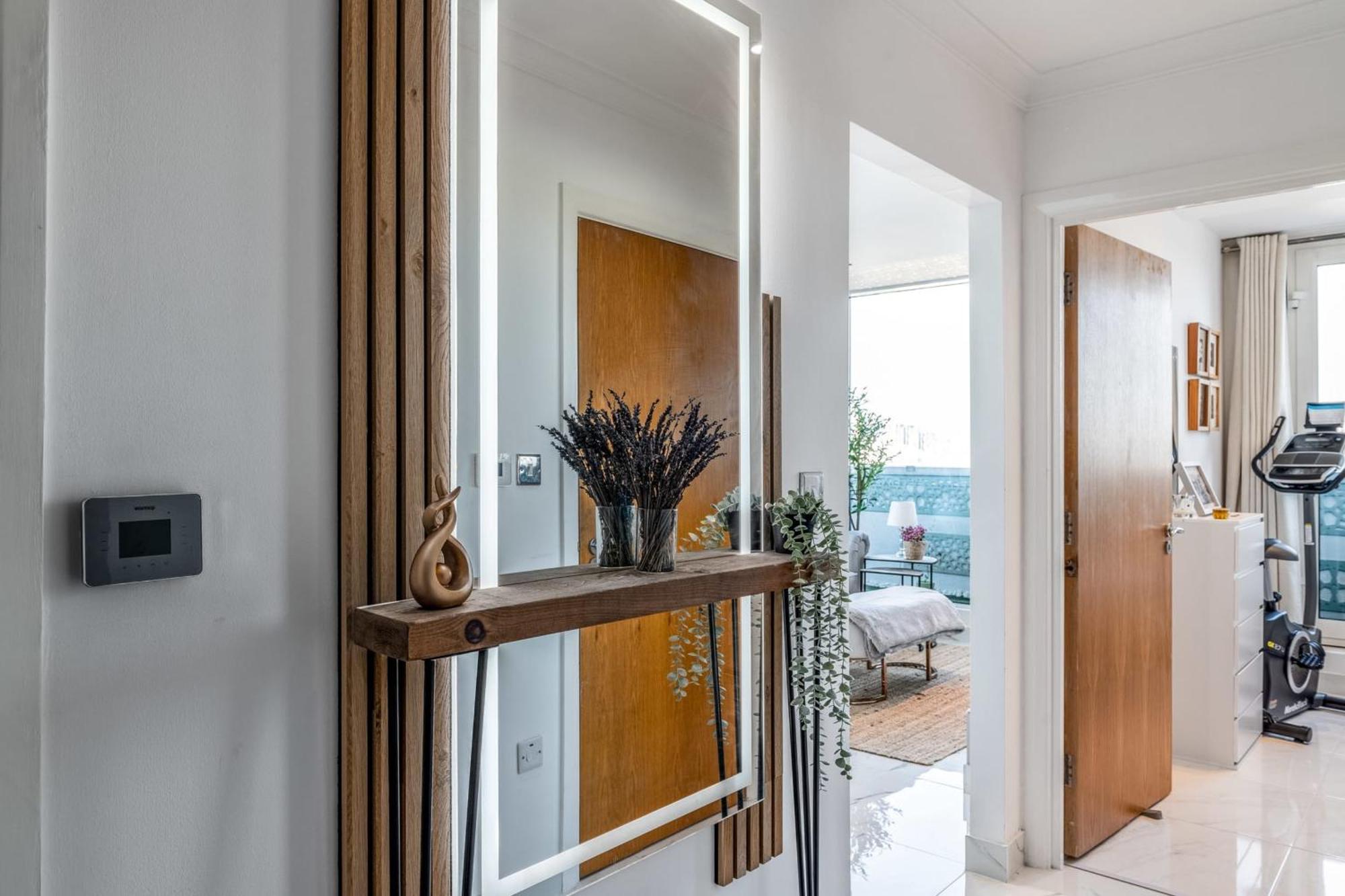 Canary Wharf Retreat With Free Secure Parking 런던 외부 사진