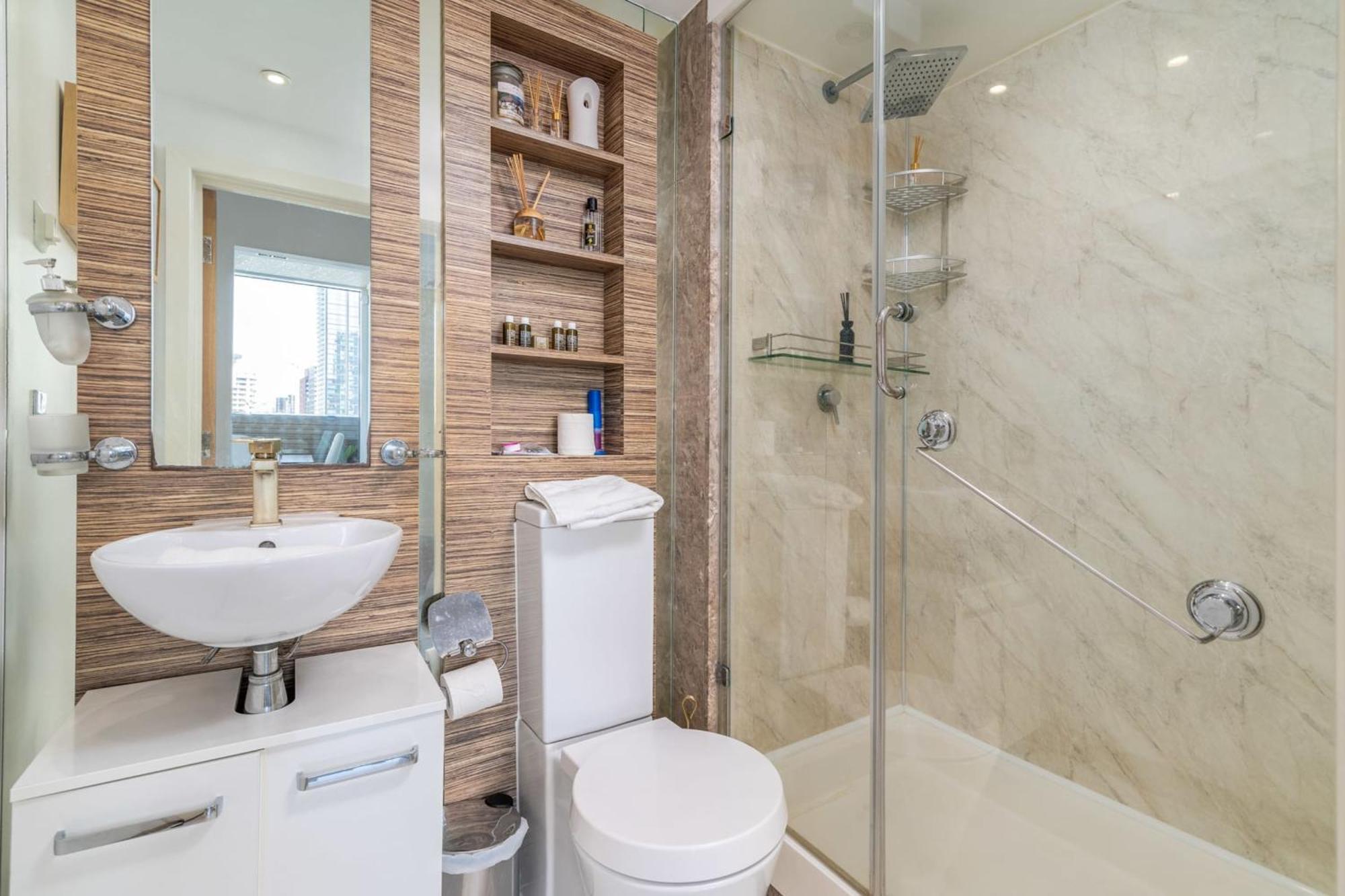 Canary Wharf Retreat With Free Secure Parking 런던 외부 사진