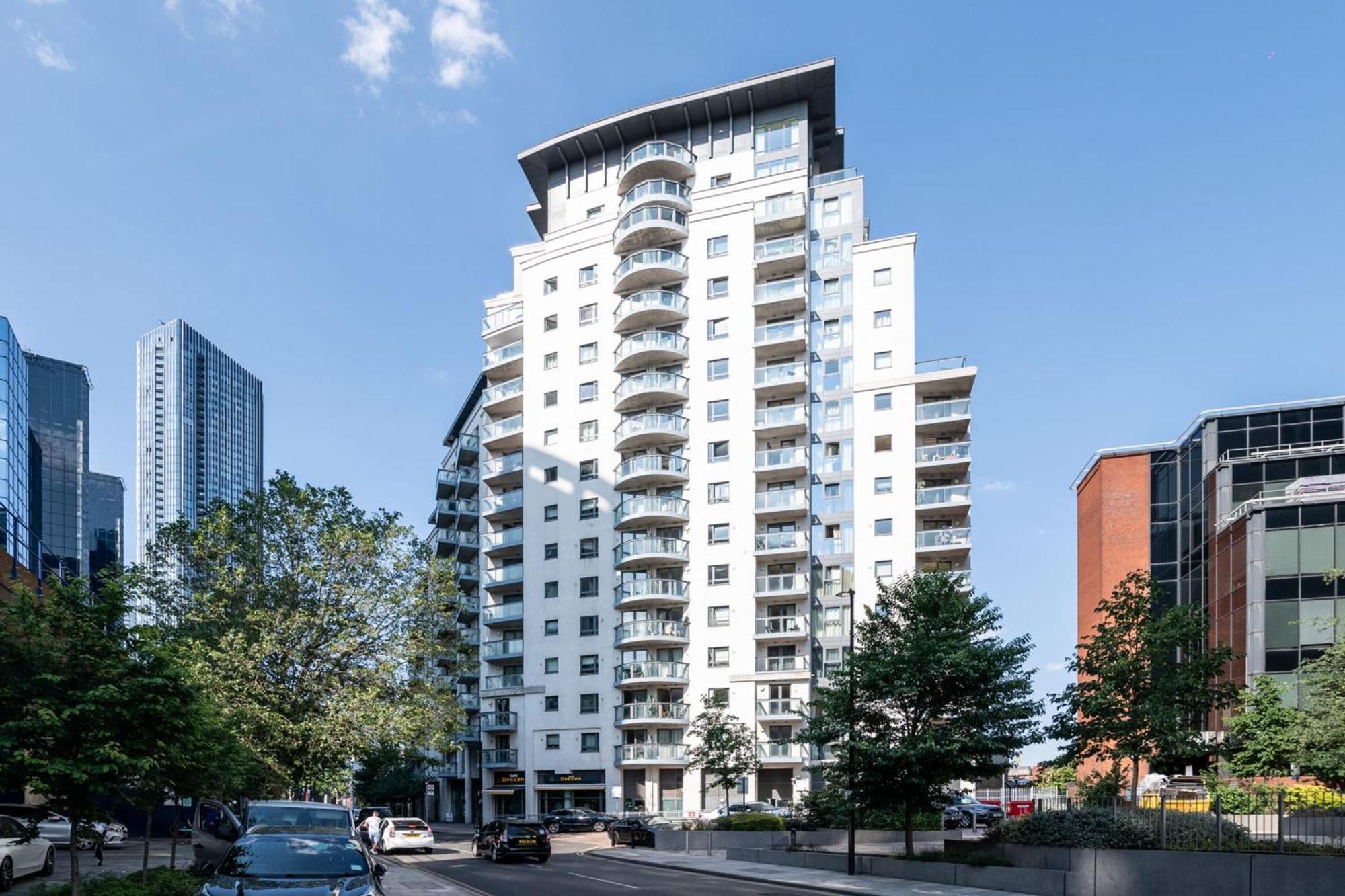 Canary Wharf Retreat With Free Secure Parking 런던 외부 사진