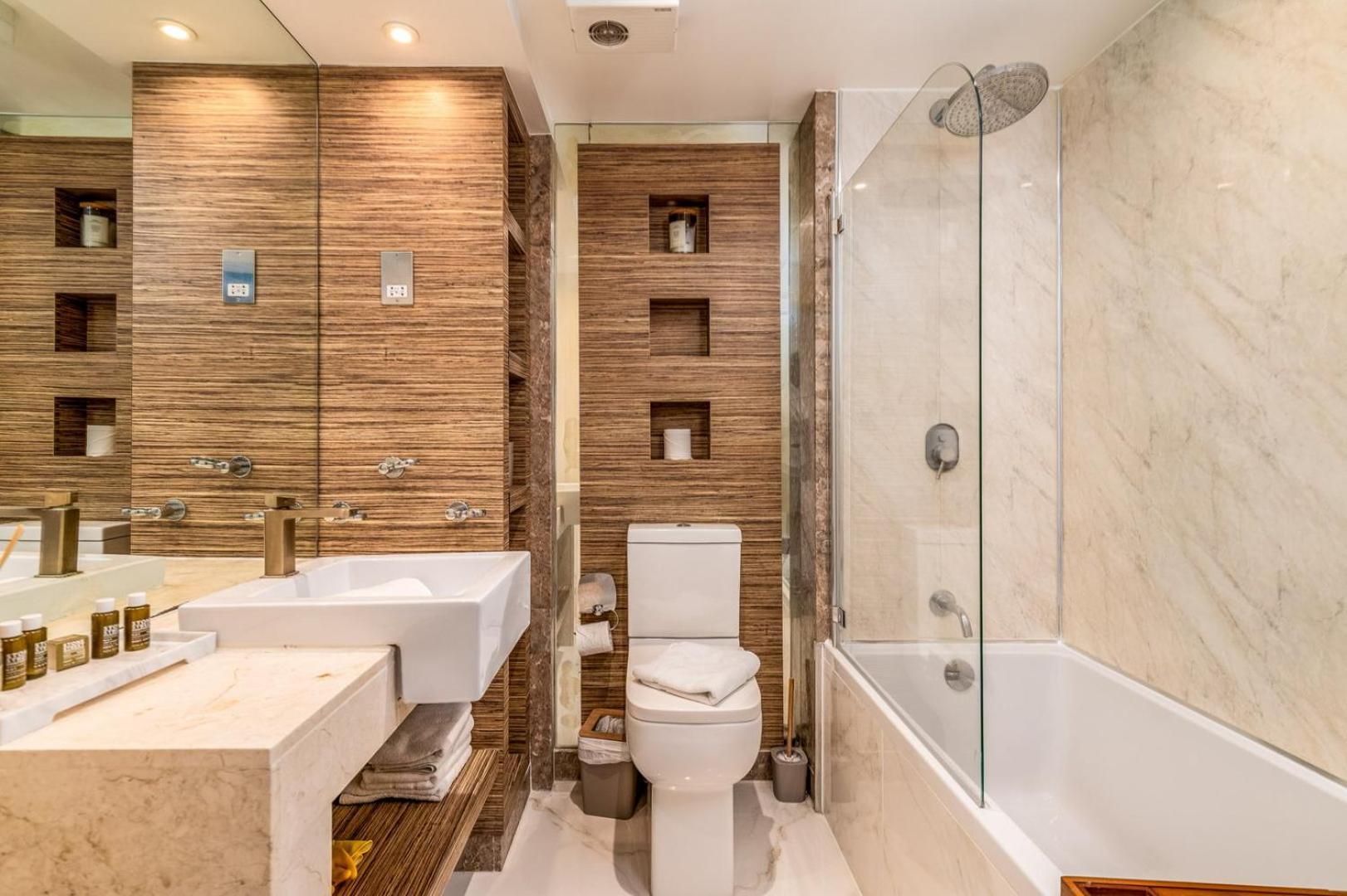 Canary Wharf Retreat With Free Secure Parking 런던 외부 사진