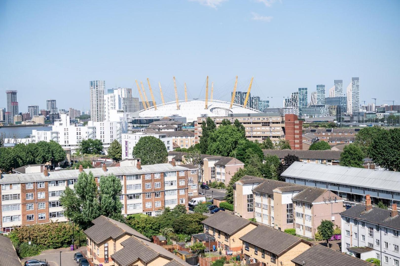 Canary Wharf Retreat With Free Secure Parking 런던 외부 사진