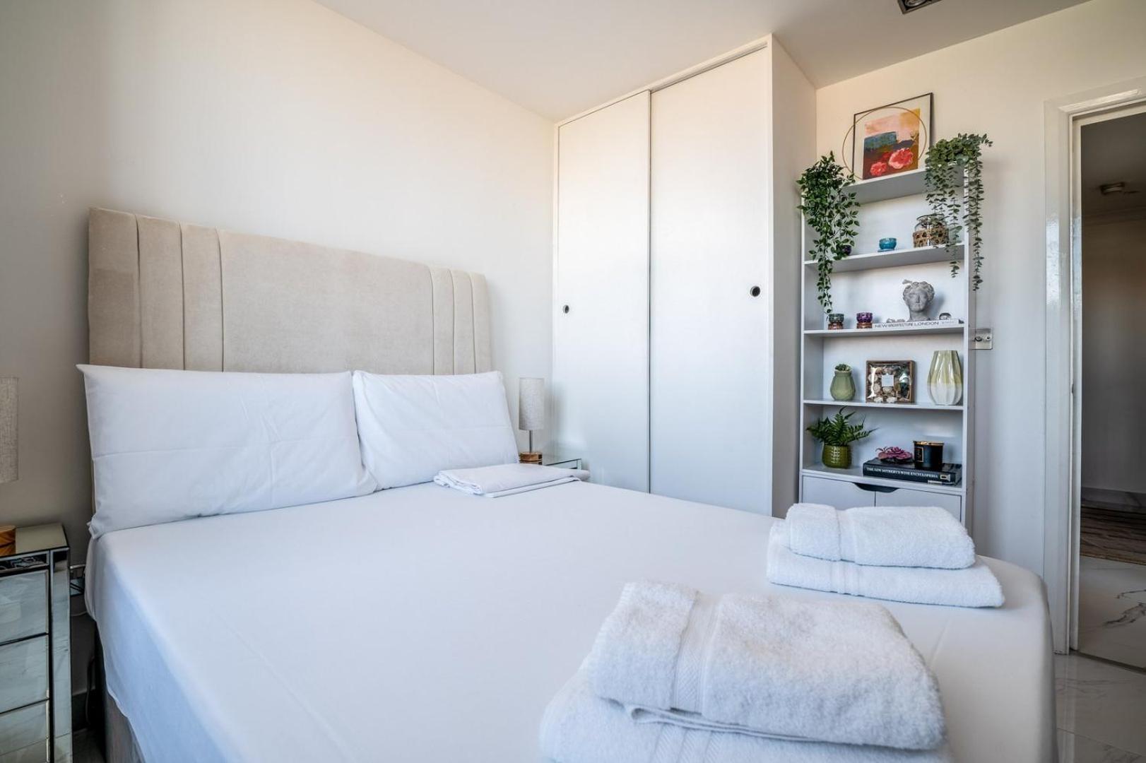 Canary Wharf Retreat With Free Secure Parking 런던 외부 사진